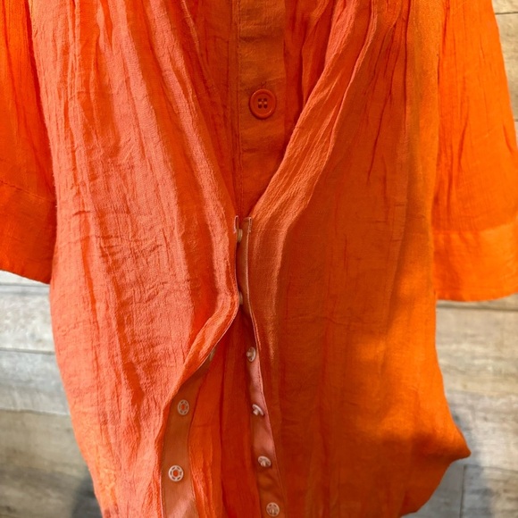 Papillon women’s orange button up roll tab sleeved tunic in size medium - Picture 10 of 12